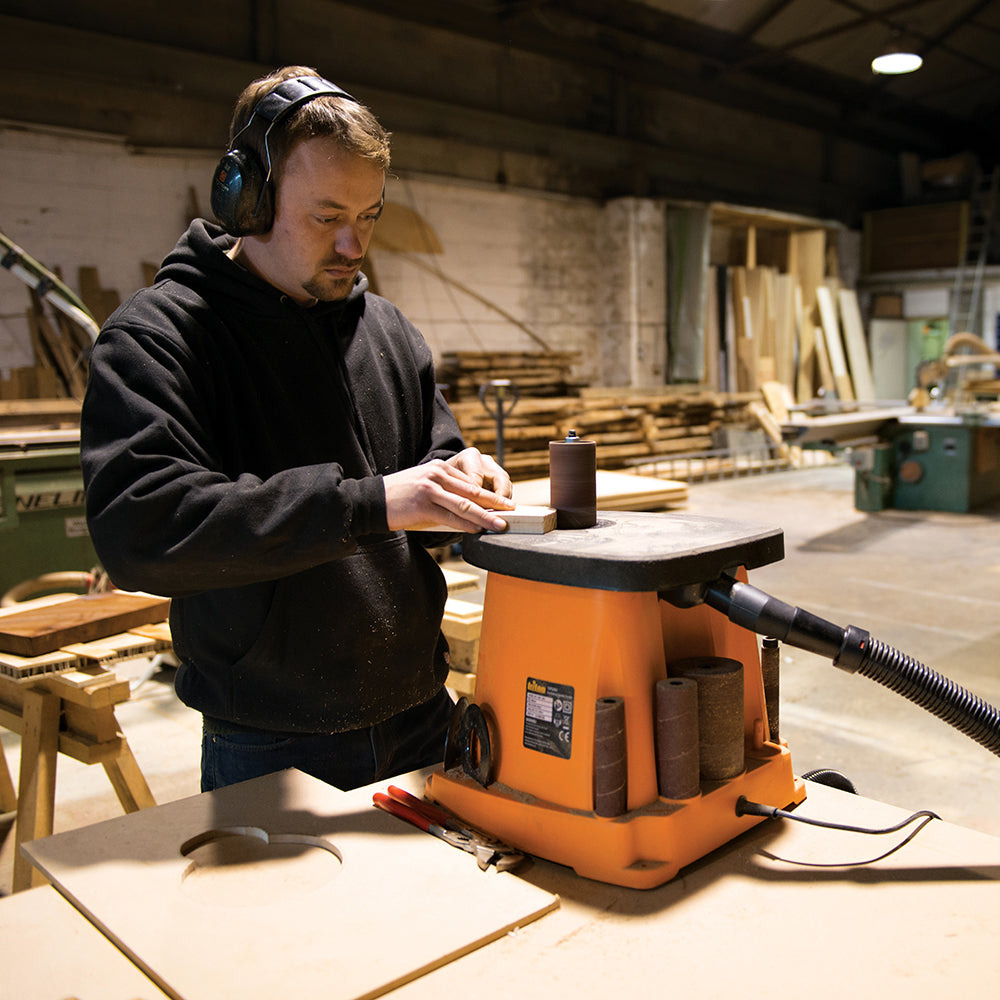 Triton TSPS450 450W Oscillating Spindle Sander