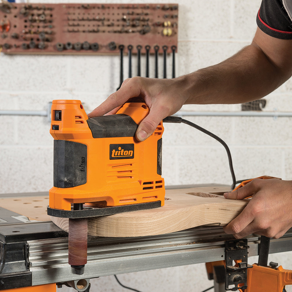 Triton TSPSP650 Levigatrice a mandrino oscillante portatile, 650 W