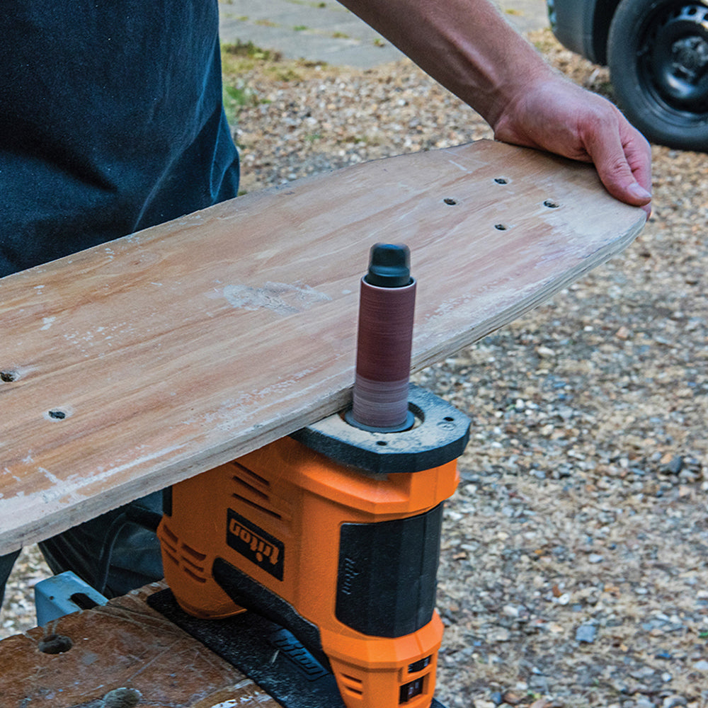 Triton TSPSP650 Levigatrice a mandrino oscillante portatile, 650 W